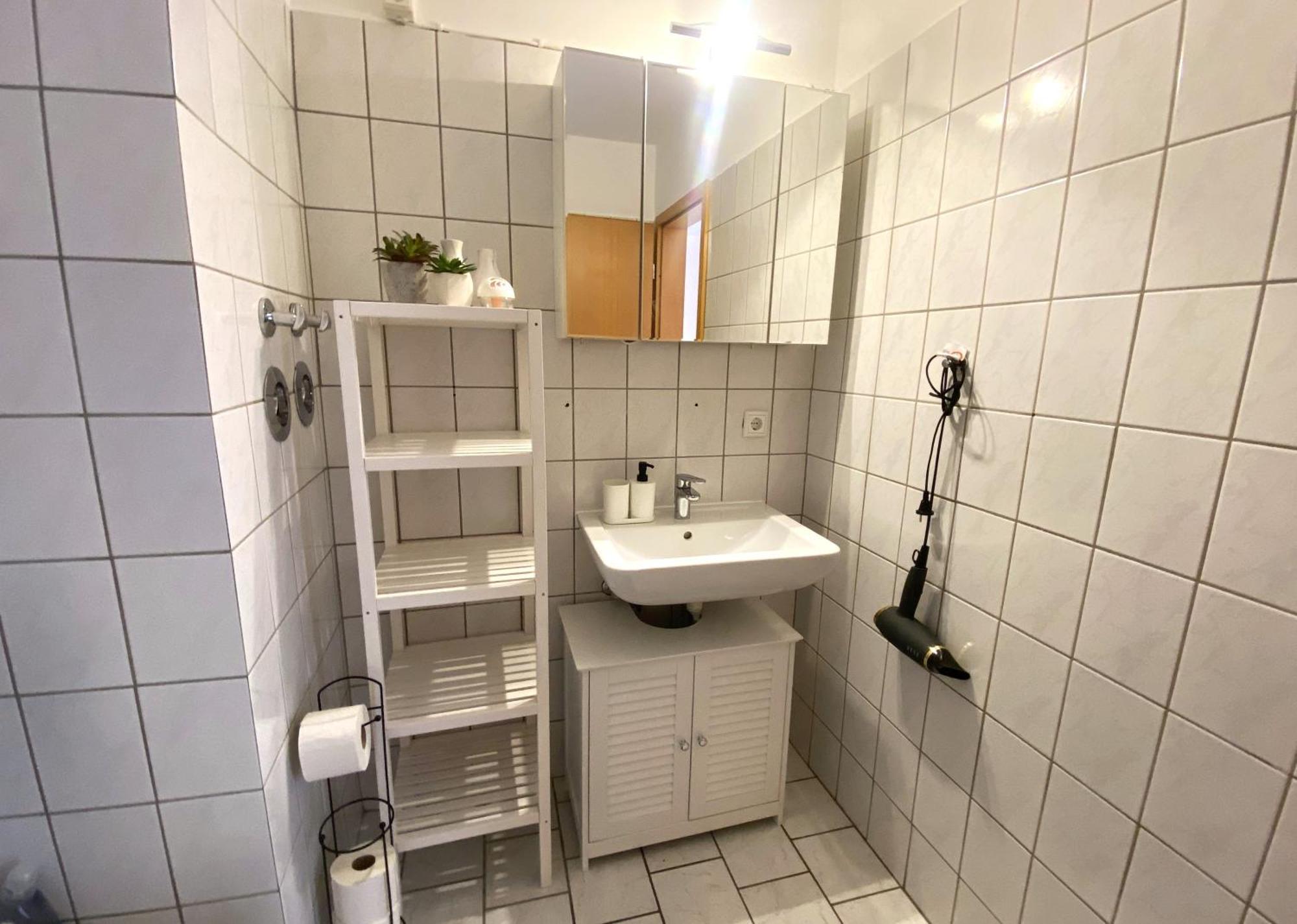 Schoelerberg Apartment Mit Tiefgaragenparkplatz Und Kingsize-Bett Osnabrück Kültér fotó