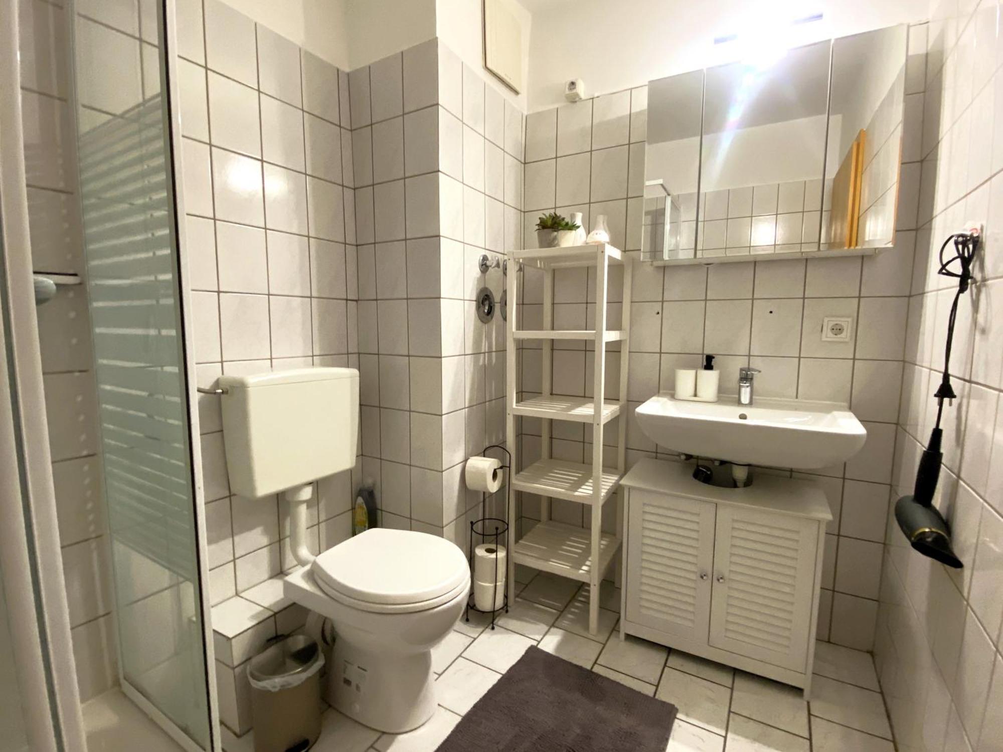 Schoelerberg Apartment Mit Tiefgaragenparkplatz Und Kingsize-Bett Osnabrück Kültér fotó